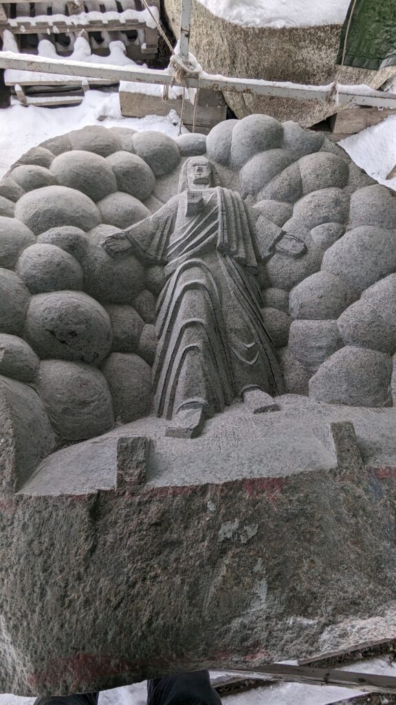 Statujas kalšana granīta laukakmenī foto 2