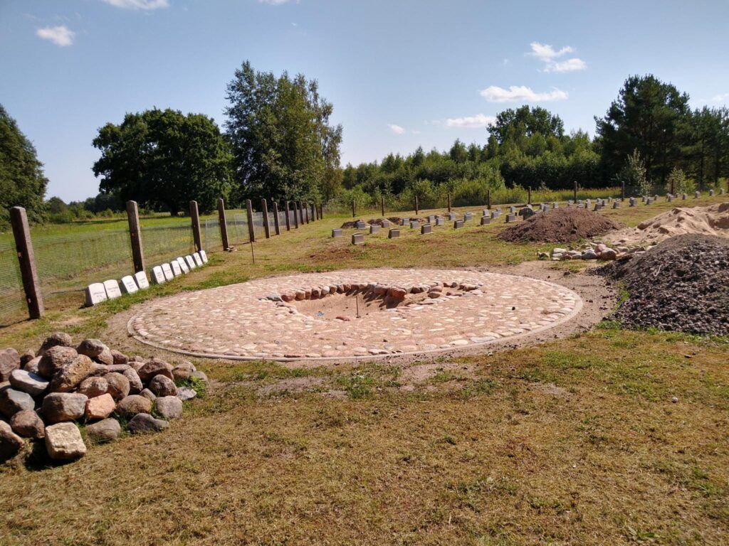 Pieminekļa vietas iekārtošana Limbiķu kapos foto 1